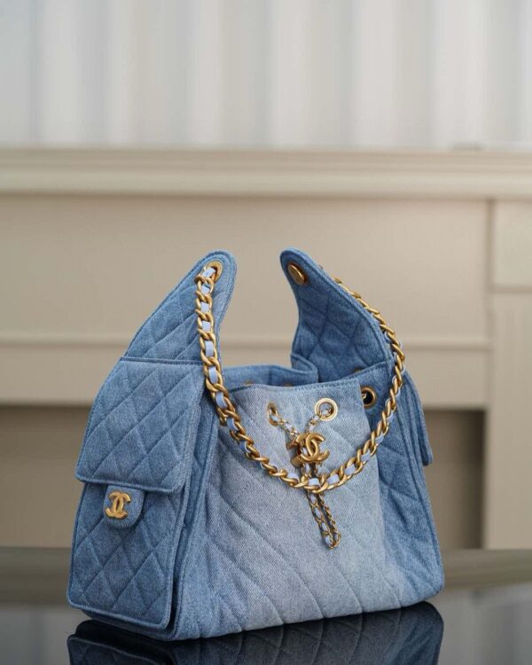 CHANEL Bag - Image 2