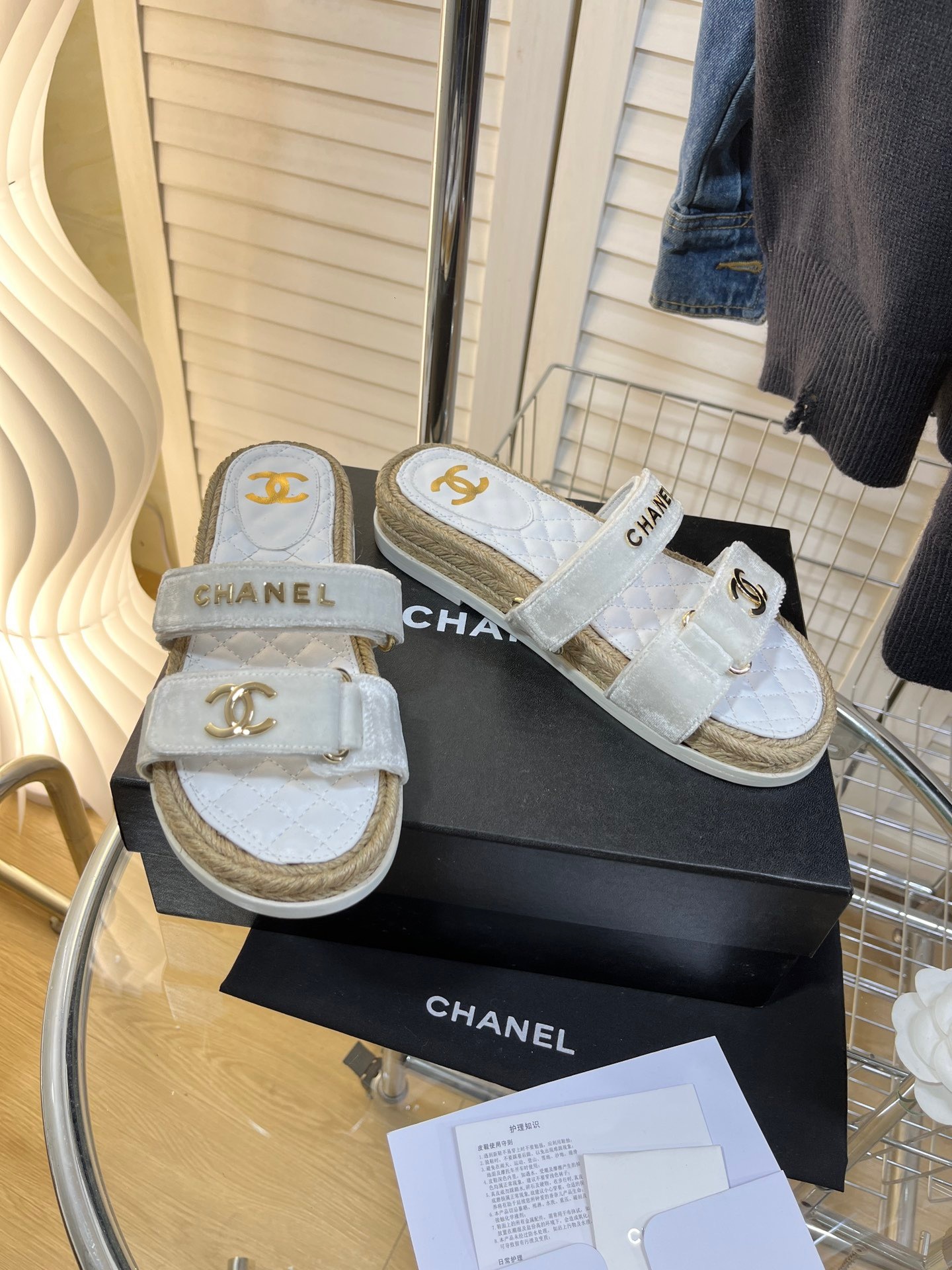 CHANEL_Hemp_rope_platform_sandals_8-78sml.jpg