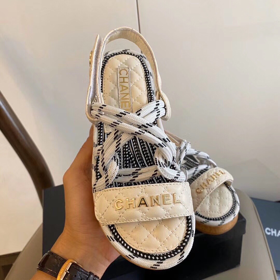 CHANEL_woven_sandals_with_twine_1-G9hvc.jpg