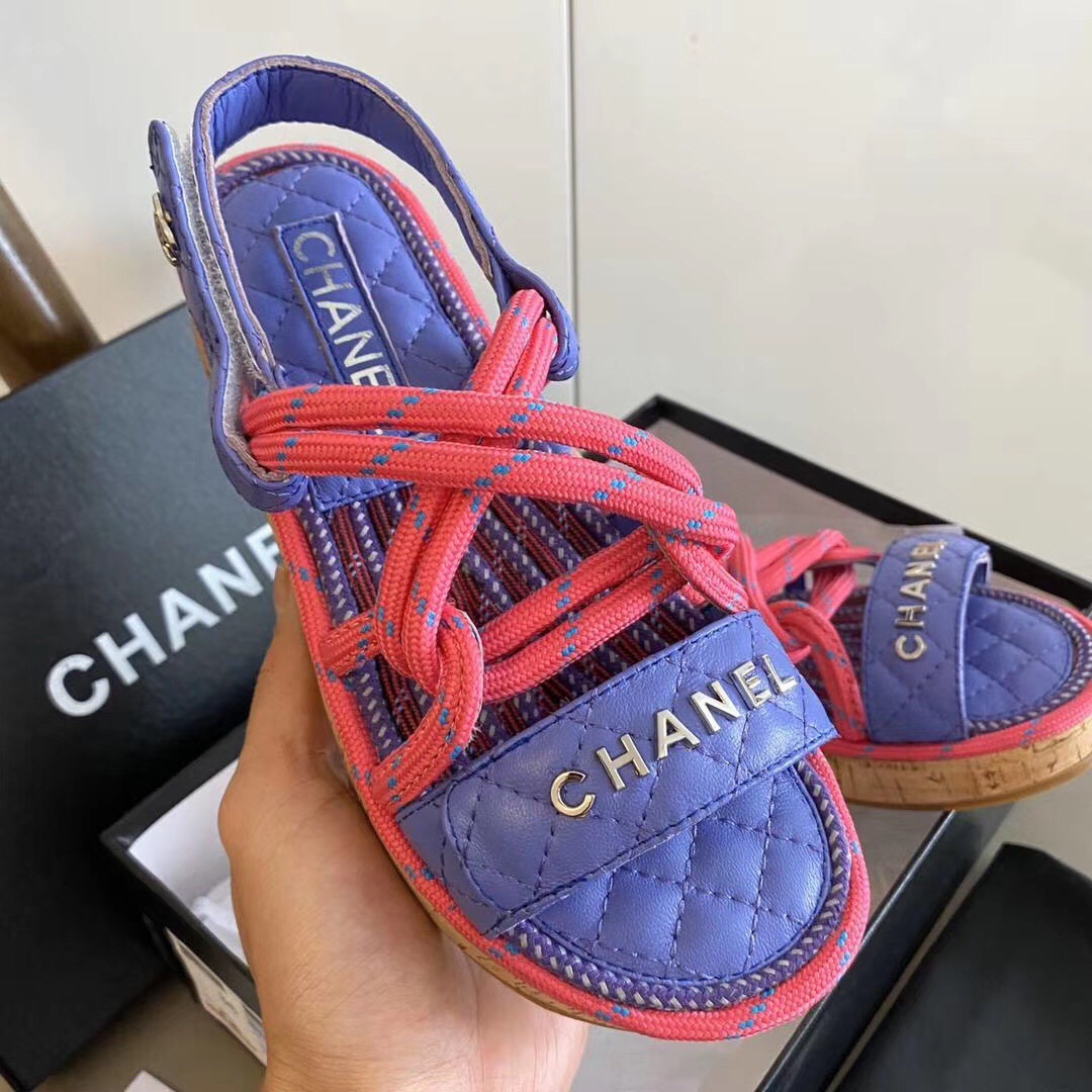 CHANEL_woven_sandals_with_twine_6-Cene9.jpg