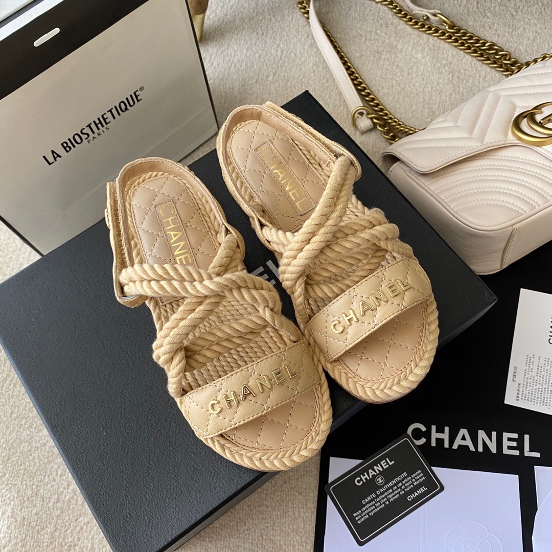 CHANEL_woven_sandals_with_twine_8-7UkGT.jpg