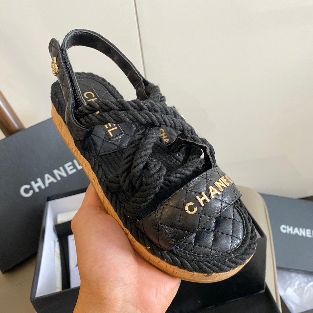 CHANEL_woven_sandals_with_twine_9-Y4fgF.jpg