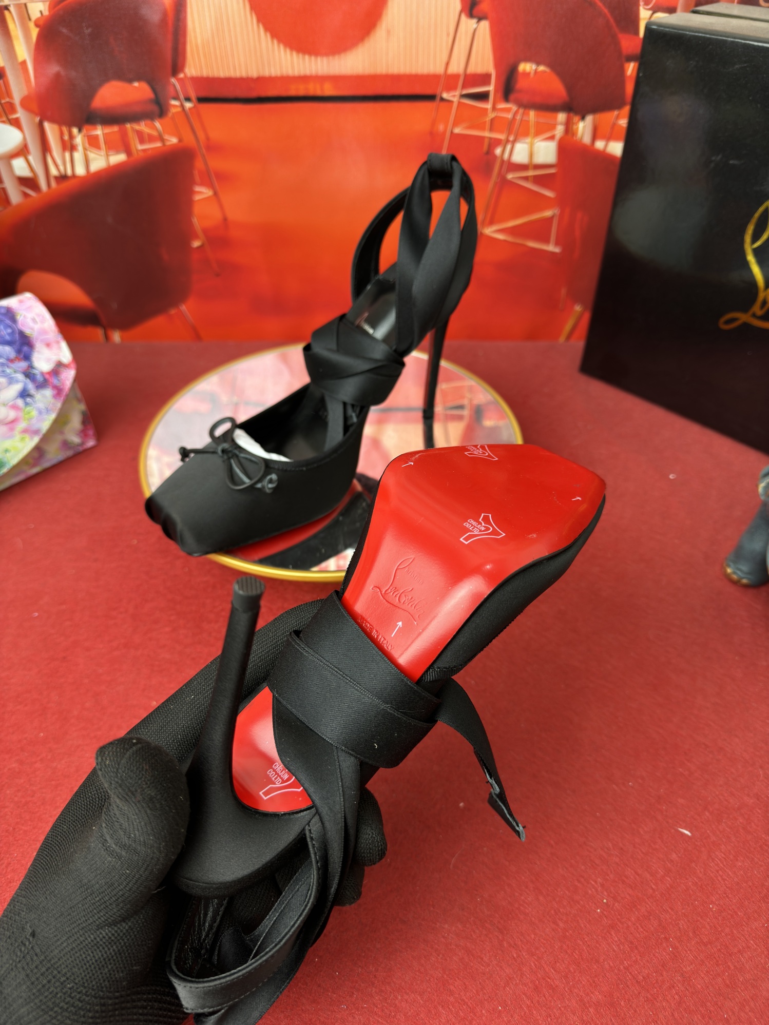 Christian_Louboutin_Sandals_5-6dP3Z.jpg