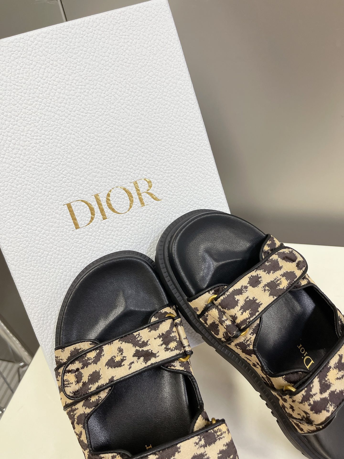DIOR_DiorAct_Sandals_3-x7dJn.jpg