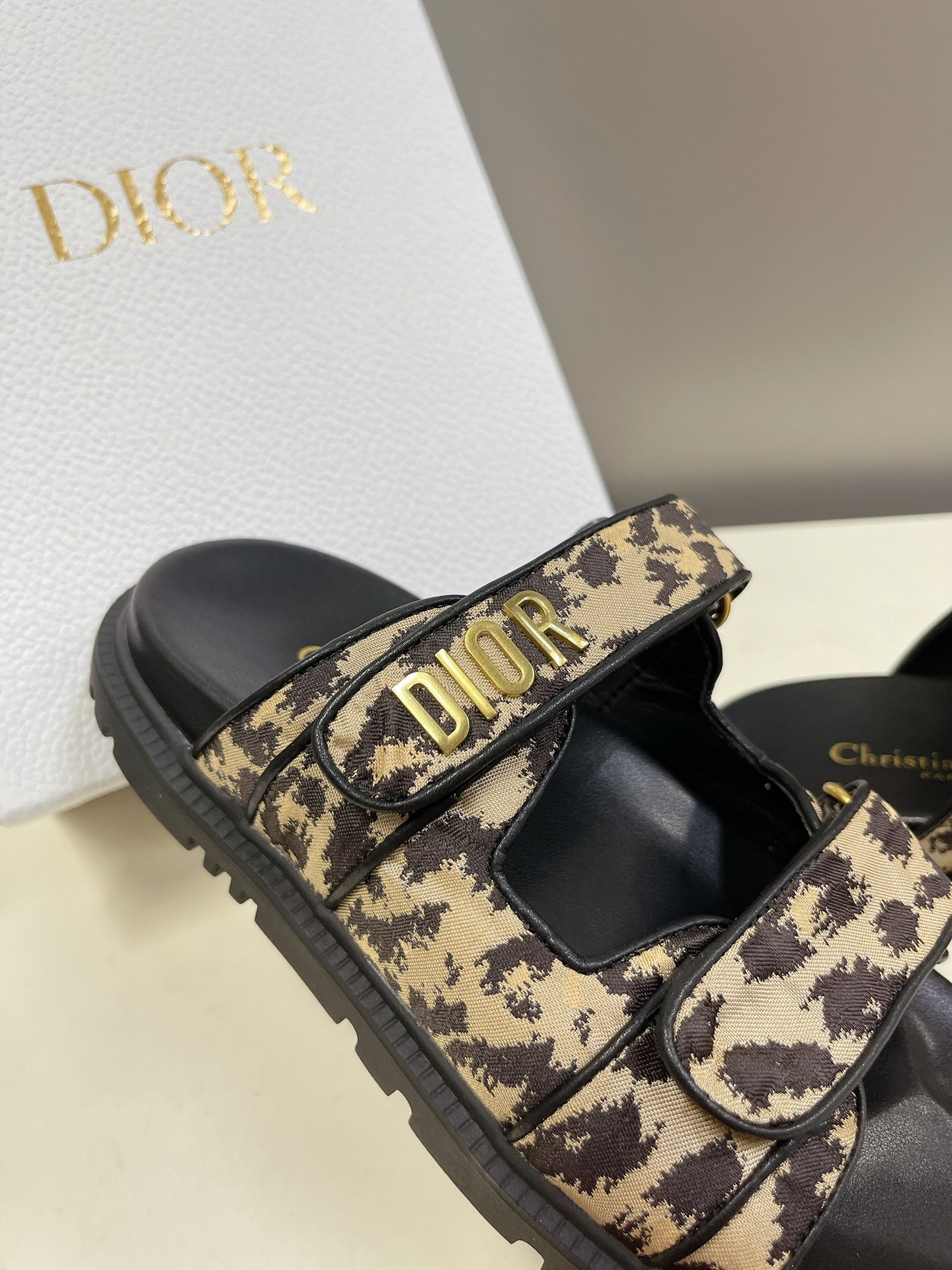 DIOR_DiorAct_Sandals_5-FFfcG.jpg