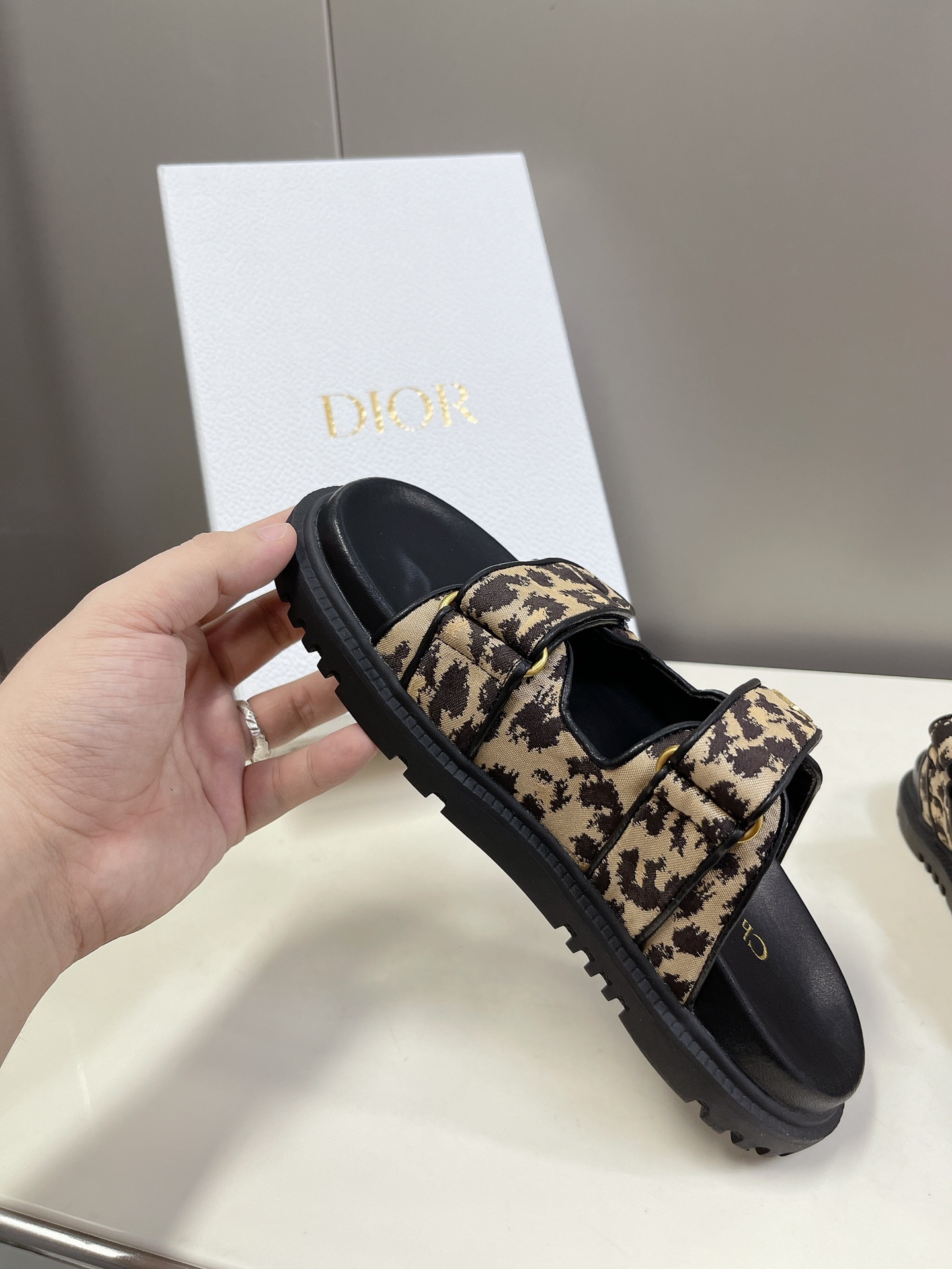 DIOR_DiorAct_Sandals_6-meJ9L.jpg