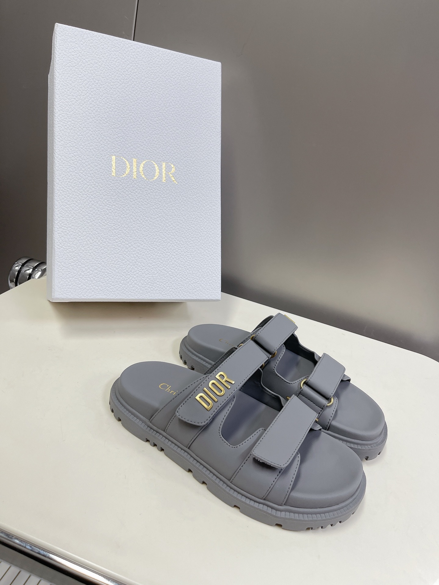 DIOR_DiorAct_Sandals_7-l68E7.jpg