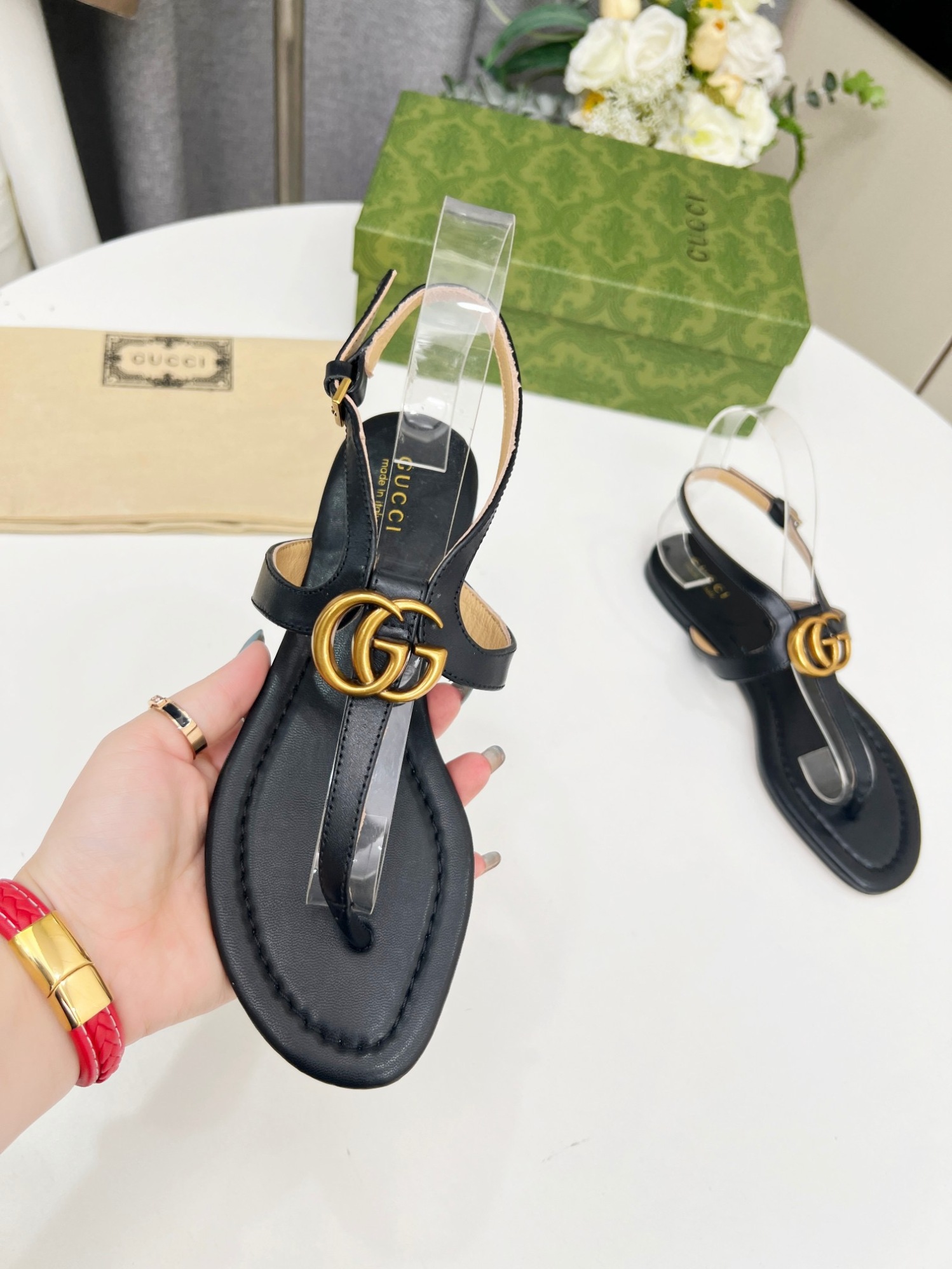 GUCCI_Flip-toe_sandals_7-TO6Mk.jpg