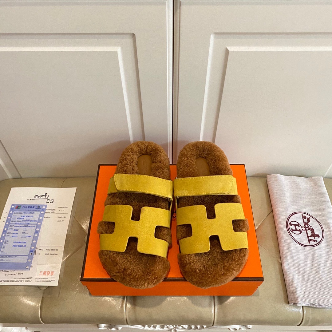 HERMES_Chypre_FUR_Sandals_12-yrL7B.jpg