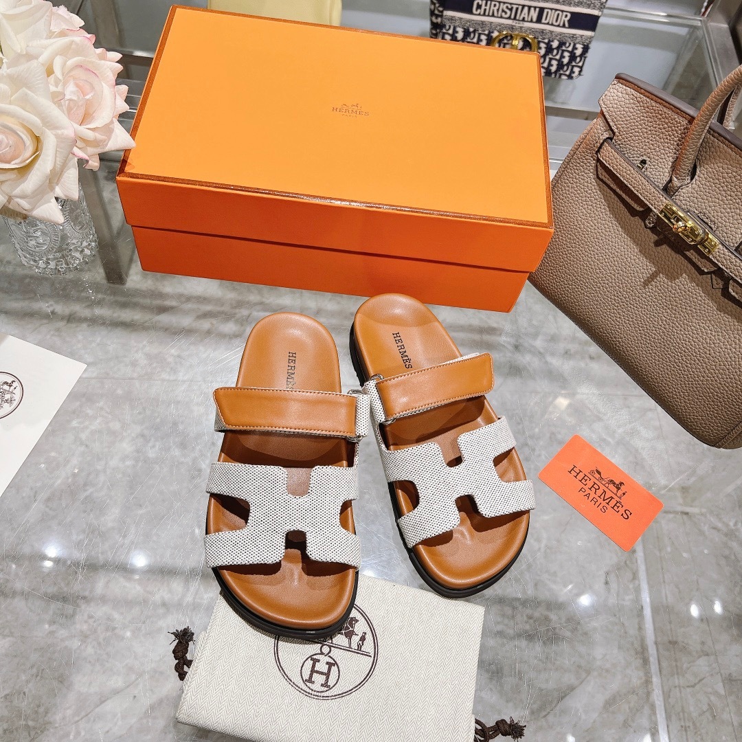 HERMES_Chypre_Sandals_1-up5qM.jpg