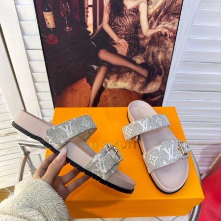 LOUIS VUITTON Slippers