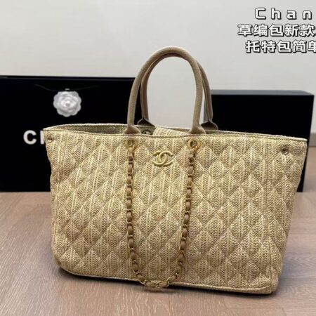 CHANEL Straw beach tote bag