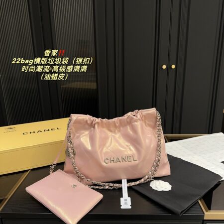 CHANEL 22 Bag