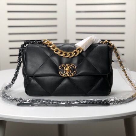 CHANEL 19 Bag