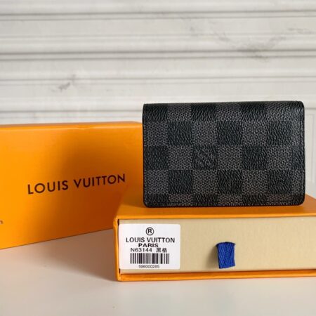 LOUIS VUITTON Man's Wallet