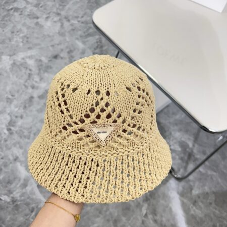 MIUMIU cap